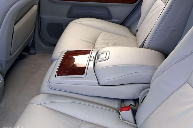 Private Car services from Siem Reap to Phnom Penh - Should you book this private car service?