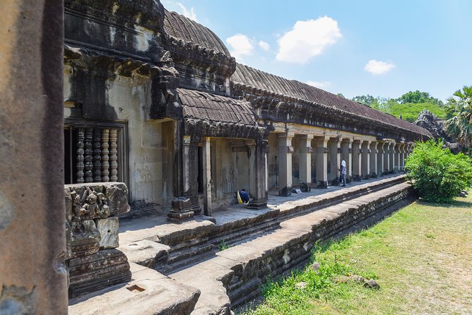 Private Full-Day Angkor Temple and Sunset Viewing with Lunch - Private tour means more control, if your guide uses it well