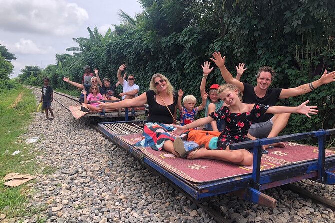 Private Full Day Tuk Tuk Tour in Battambang - Stop 1 in Battambang Province: A Carved, Mural-Filled Temple in the City