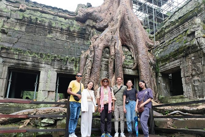 Private guided Full -day Angkor tour with sun set - The route: from Angkor Wat to Angkor Thom, then Phnom Bakheng sunset