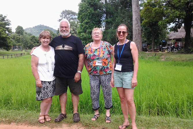 Private Half-Day Tour to Kampong Phluk Flooded Forest and Floating Villages - Kampong Phluk Floating Village: Stilt Homes, Fishing Season, and Temples