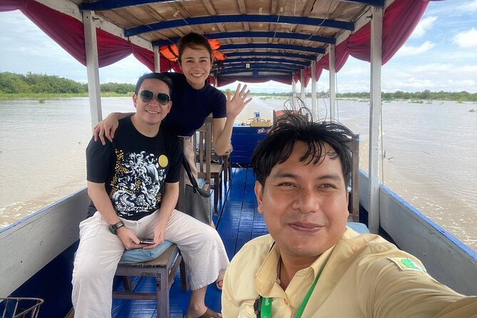 Private Kompong Phluk Floating Village Guided Tour - Kompong Phluk floating village, in plain terms