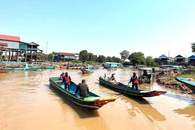 Private Kompong Phluk Floating Village Guided Tour - The guide commentary: history and daily life that make it make sense