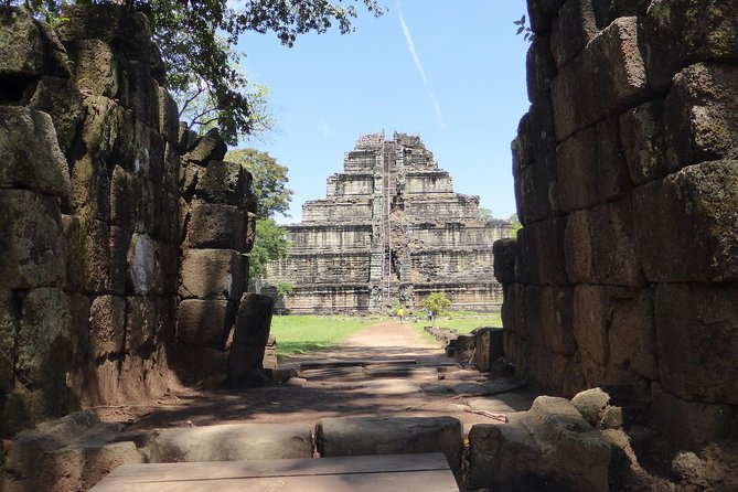Private Preah Vihear and 2 Temples Guided Tour - Preah Vihear Temple Complex: Cliff-Top Drama and the Border Story