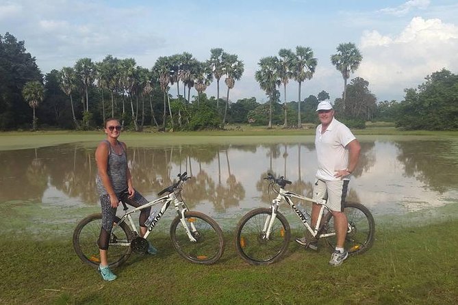 Private Siem Reap Countryside Cycling Tour - Sunset option: rice fields, nature quiet, and optional champagne