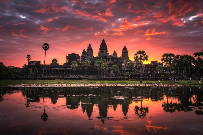 Private sunrise tour to Angkor Wat & other highlights with Professional Guide. - Private timing that really helps in the crowds