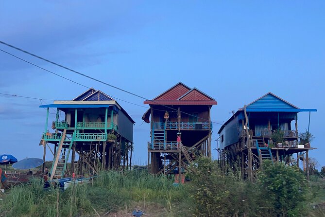 Private Tour to Kompong Phluk Off Beaten Track - 40 minutes of kayaking or canoeing through flooded jungle