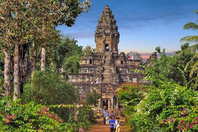 Private Tours Angkor Wat For 2 Days - Day 1: Banteay Srei, Preah Khan ruins, Neak Pean, Pre Rup, and Phnom Bakheng sunset