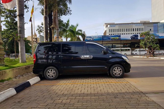 Private Transfer from Siem Reap to Phnom Penh - The driver and the “stop whenever it makes sense” approach