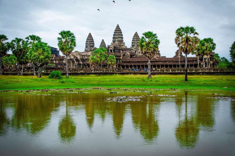 Seat-In-Coach: Small Circuit tour with Sunrise at Angkor Wat - Early pickup and the route that makes sunrise actually work