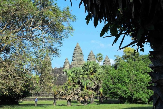 Shared Tour to Angkor Wat, Bayon and Ta Prohm Temples - Getting there in comfort: A/C transfers, tuk tuk or minivan