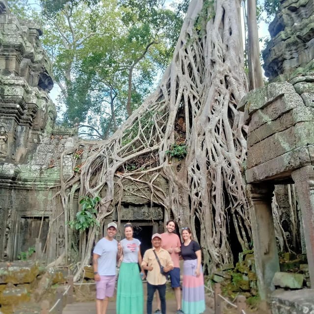 Siem Reap: 1-Day Angkor Tour with French-Speaking Guide - What to wear and pack for Angkor temple rules