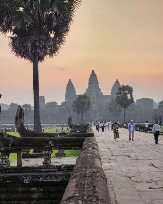 Siem Reap: 1-Day Angkor Wat Group Tour with Spanish Guide - Should You Book This Spanish Angkor Wat Group Tour?