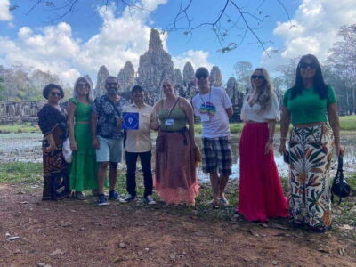 1-Day Angkor Wat Group Tour with Spanish Guide