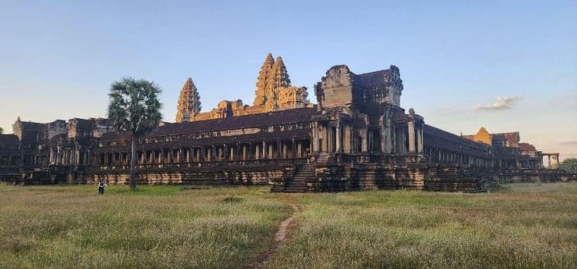Siem Reap: 1-Day Angkor Wat Tour in Portuguese - Angkor Thom: where the day starts to feel like a maze