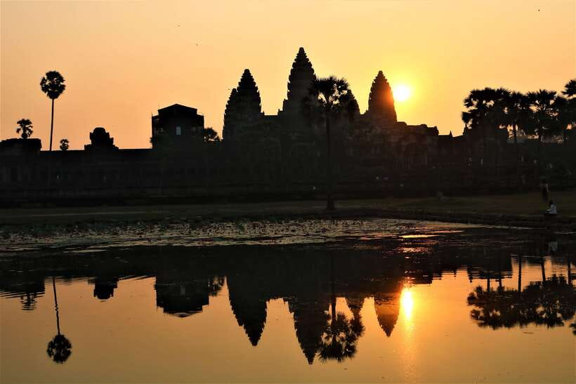 Siem Reap: 2-Day Temple Highlights Sunrise and Sunset Option - Air-conditioned transfers and small-group comfort in the Khmer heat