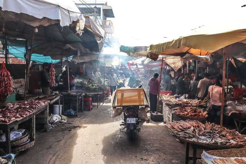 Siem Reap: 3-Hour Behind-the-Scenes Tuk-Tuk Tour - Price and value: $35 that includes more than transport