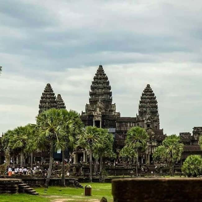 Siem Reap: Angkor 1-Day Private Tour with Sunset or Sunrise - Choosing sunrise or sunset: pick the light, then pick your pace