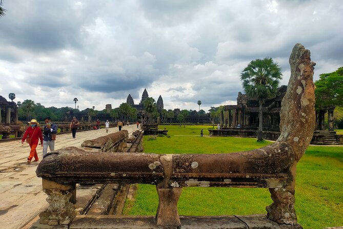 Siem Reap Angkor 4 best of the best temples tour - Banteay Kdei: a quieter stop with a named builder