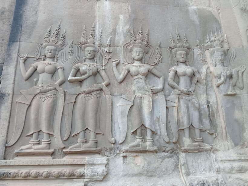 Siem Reap: Angkor Full-Day Group Tour with Japanese Guide - Transportation, group size, and comfort choices that affect your day