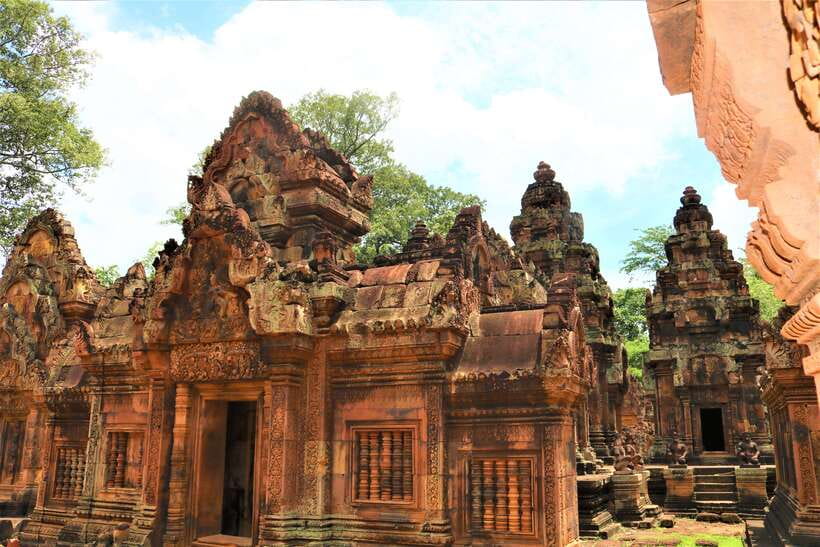 Siem Reap: Angkor Sunrise 1- or 2-Day Guided Temples Tour - Price and value: what $19 covers, and what you still need to budget