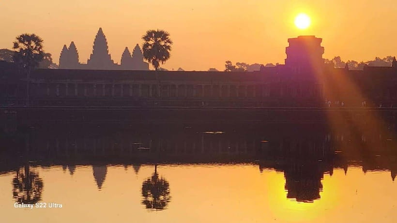 Siem Reap: Angkor Sunrise Tour with Spanish-Speaking Guide - Tuk-tuk comfort vs air-conditioned van logistics