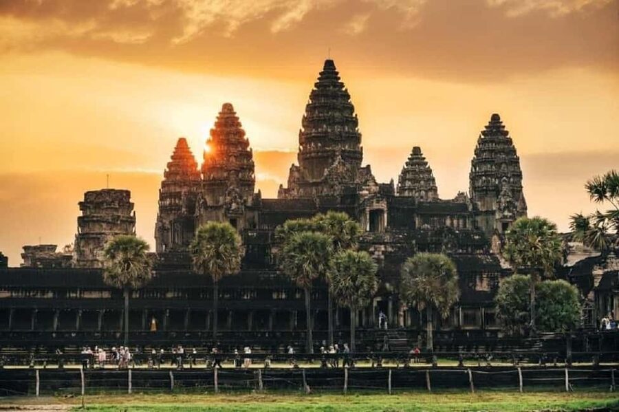 Siem Reap: Angkor Sunrise Tour with Spanish-Speaking Guide - Price value: $52 plus tickets, and what you get for the money