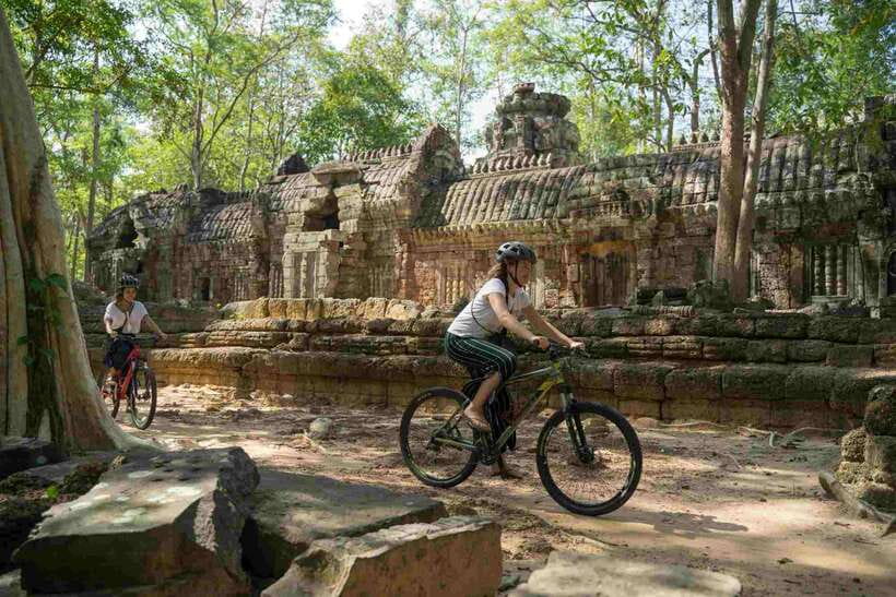 Siem Reap: Angkor Temples Off-Track Bicycle Tour - The 8-hour rhythm: Bayon Pastry School to Angkor Park and back