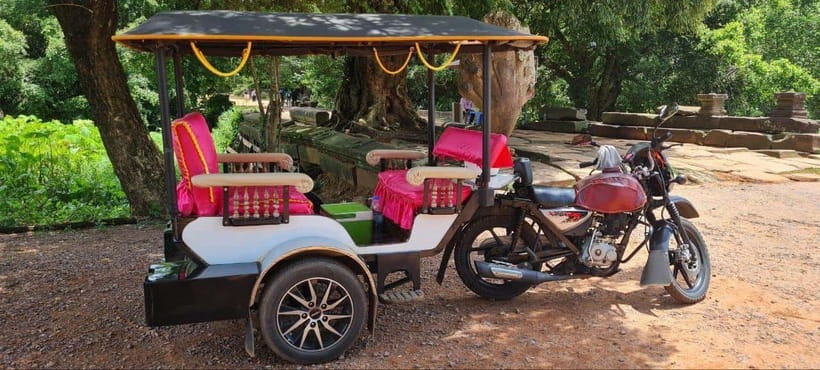 Siem Reap: Angkor Temples Tour by a Private Tuk Tuk - Thommanon: a thoughtful pair with shared reign context