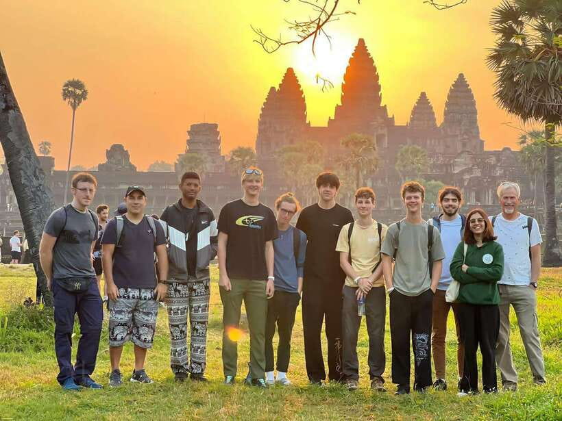 Siem Reap: Angkor Wat 2-Day Tour with Sunrise and Sunset - Day 2 Midday Loop: Preah Khan, Neak Pean, Ta Som, and East Mebon