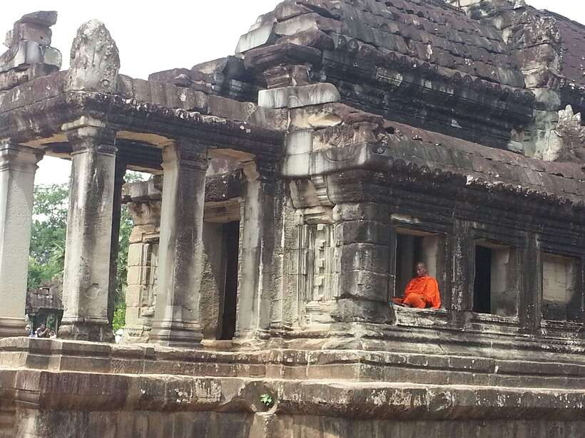 Siem Reap: Angkor Wat Half-Day Trip with Local Guide - Price and what you truly get for $100