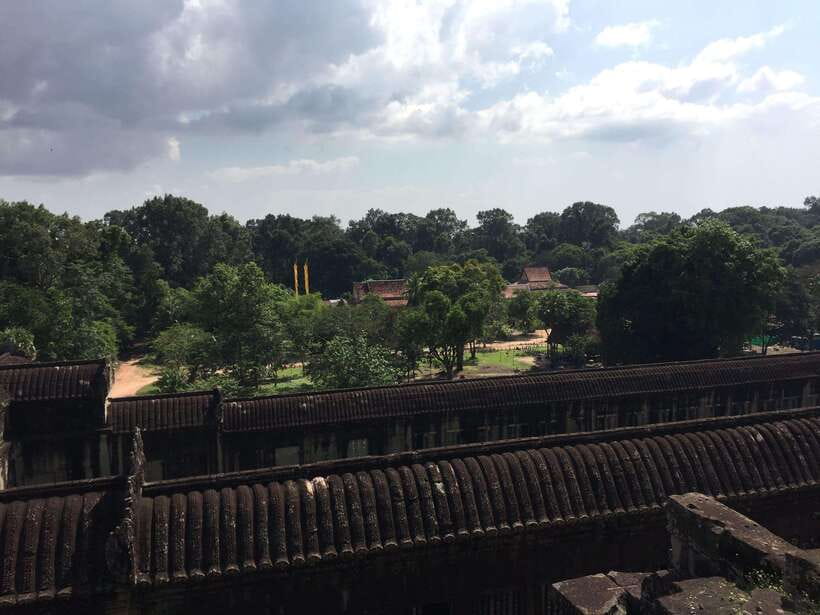 Siem Reap: Angkor Wat Half-Day Trip with Local Guide - Timing for morning or afternoon light, without an all-nighter plan