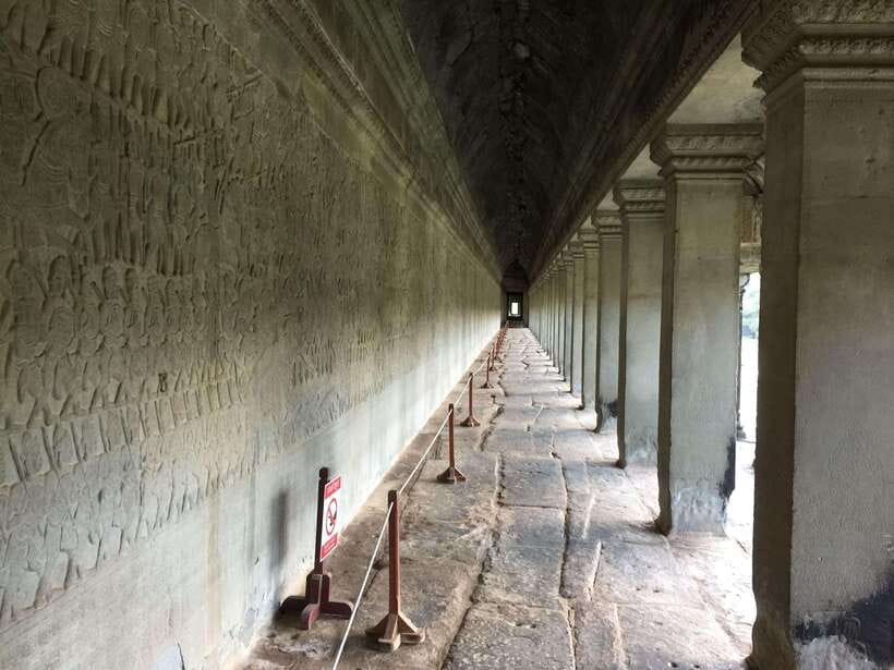 Siem Reap: Angkor Wat Half-Day Trip with Local Guide - Pickup in Siem Reap, transfer time, and staying comfortable