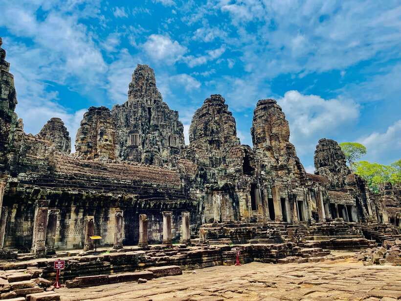 Siem Reap: Angkor Wat Private full Day Tour - Angkor Thom and Bayon: gates, faces, and built-in navigation