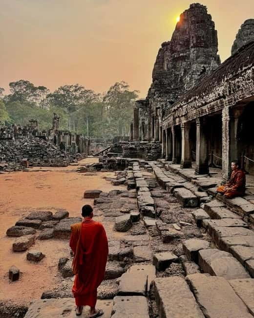 Siem Reap: Angkor Wat Private Tour with Sunrise - Day 1 plan in plain terms: sunrise, Angkor Wat, and the Small Circuit