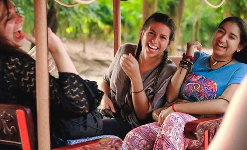 Siem Reap: Angkor Wat Private Tuk-Tuk Tour - Angkor Wat on your feet: big scenes and small details