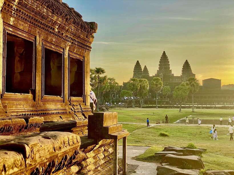 Siem Reap: Angkor Wat Private Tuk-Tuk Tour - Sunrise at Angkor Wat, timed to beat the day