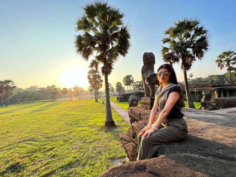 Siem Reap: Angkor Wat Small-Group Day Tour and Sunset - Morning pickup and the Angkor pass reality check