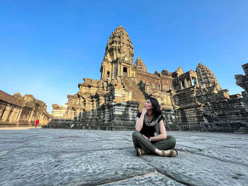 Siem Reap: Angkor Wat Small-Group Day Tour and Sunset - Terrace details that reward slow walking