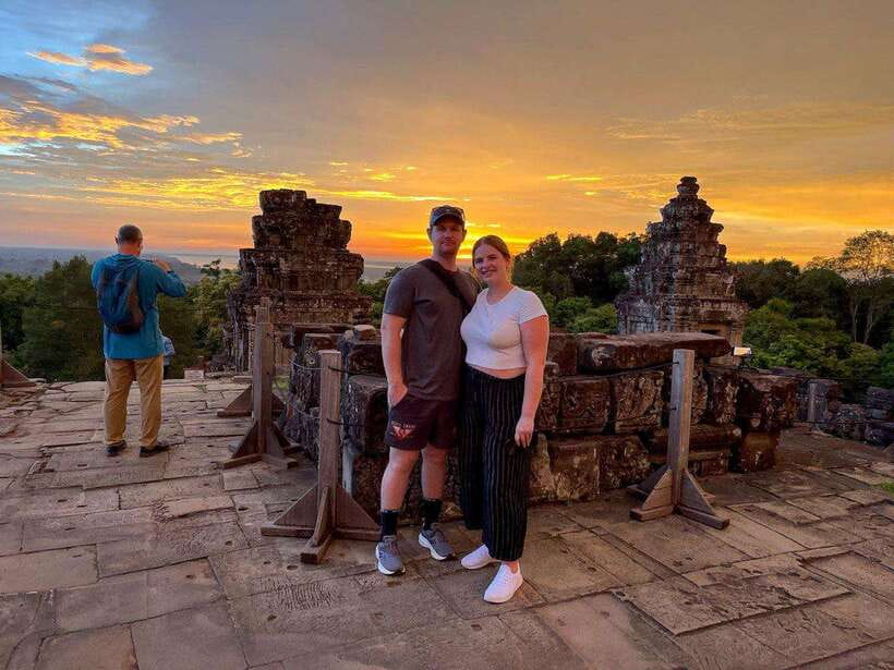Siem Reap: Angkor Wat Small-Group Day Tour and Sunset - Angkor Thom: South Gate to Bayon faces without wasting time