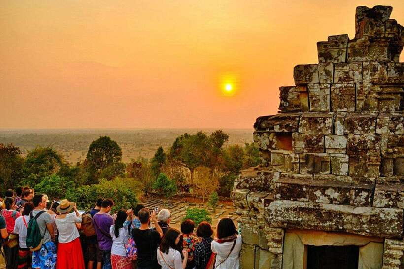 Siem Reap: Angkor Wat Small-Group Full Day Tour and Sunset - Planning Your Full-Day Angkor Run in a Small Group