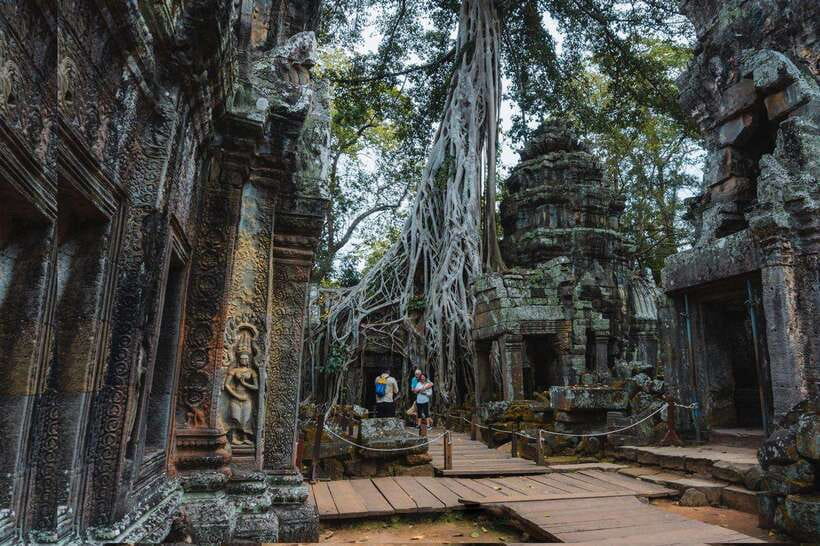 Siem Reap: Angkor Wat Small-Group Full Day Tour and Sunset - Lunch and Phum Preah Dak Village Culture Between Temples
