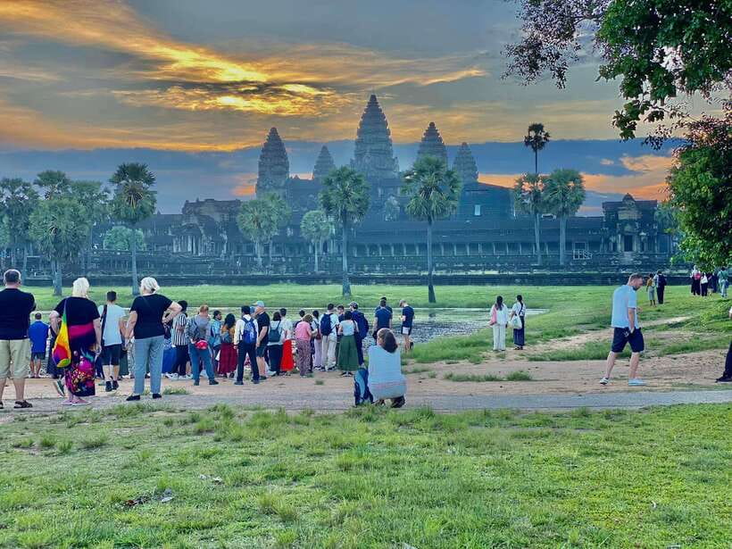 Siem Reap: Angkor Wat: Small-Group Sunrise or Sunset Tour - Key Highlights That Make This Tour Feel Efficient