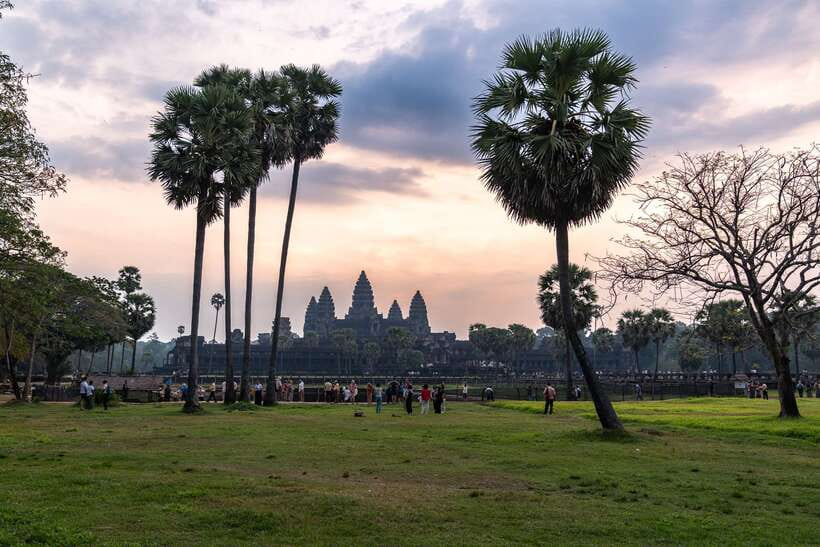 Siem Reap: Angkor Wat Sunrise Bike Tour & Jungle Breakfast - Bounded by support, not locked into one pace
