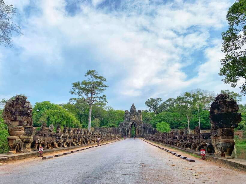 Siem Reap: Angkor Wat Sunrise for Group or Private Tours - Hotel pickup to the Angkor Wat gates: the easy part