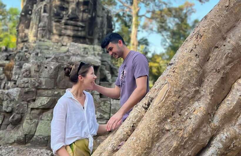 Siem Reap: Angkor Wat Sunrise or Sunset Guided Group Tour - Guides, communication, and the photo help that really matters