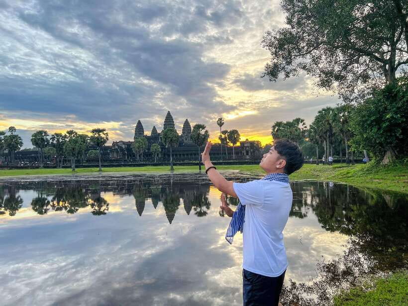 Siem Reap: Angkor Wat Sunrise Small Group tour and Breakfast - Breakfast by a Lake, Palm Cake by a Village Table