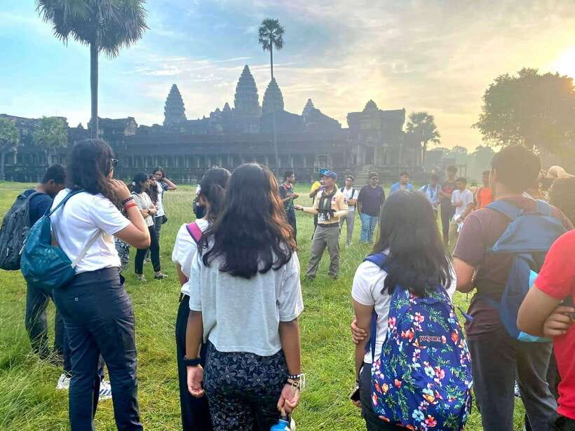 Siem Reap: Angkor Wat Sunrise Tour With Small Group - Small-group experience and the guide factor