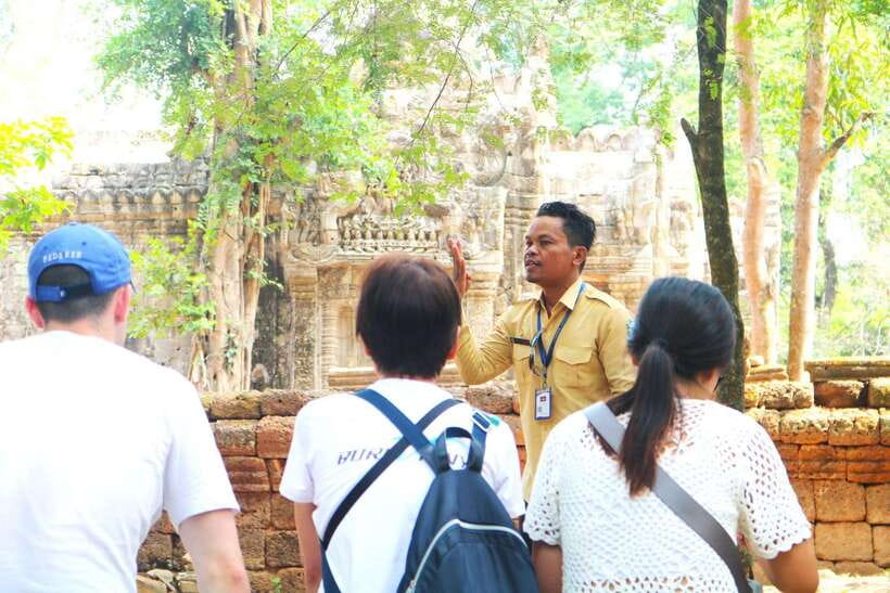Siem Reap: Angkor Wat with German or English Guided Tour - Srah Srang break time: a reset during a long temple day