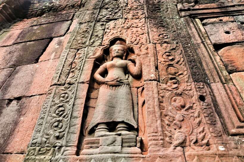 Siem Reap: Angkor Wat with German or English Guided Tour - Terrace stops: Leper King and Elephants for the people-watcher in you